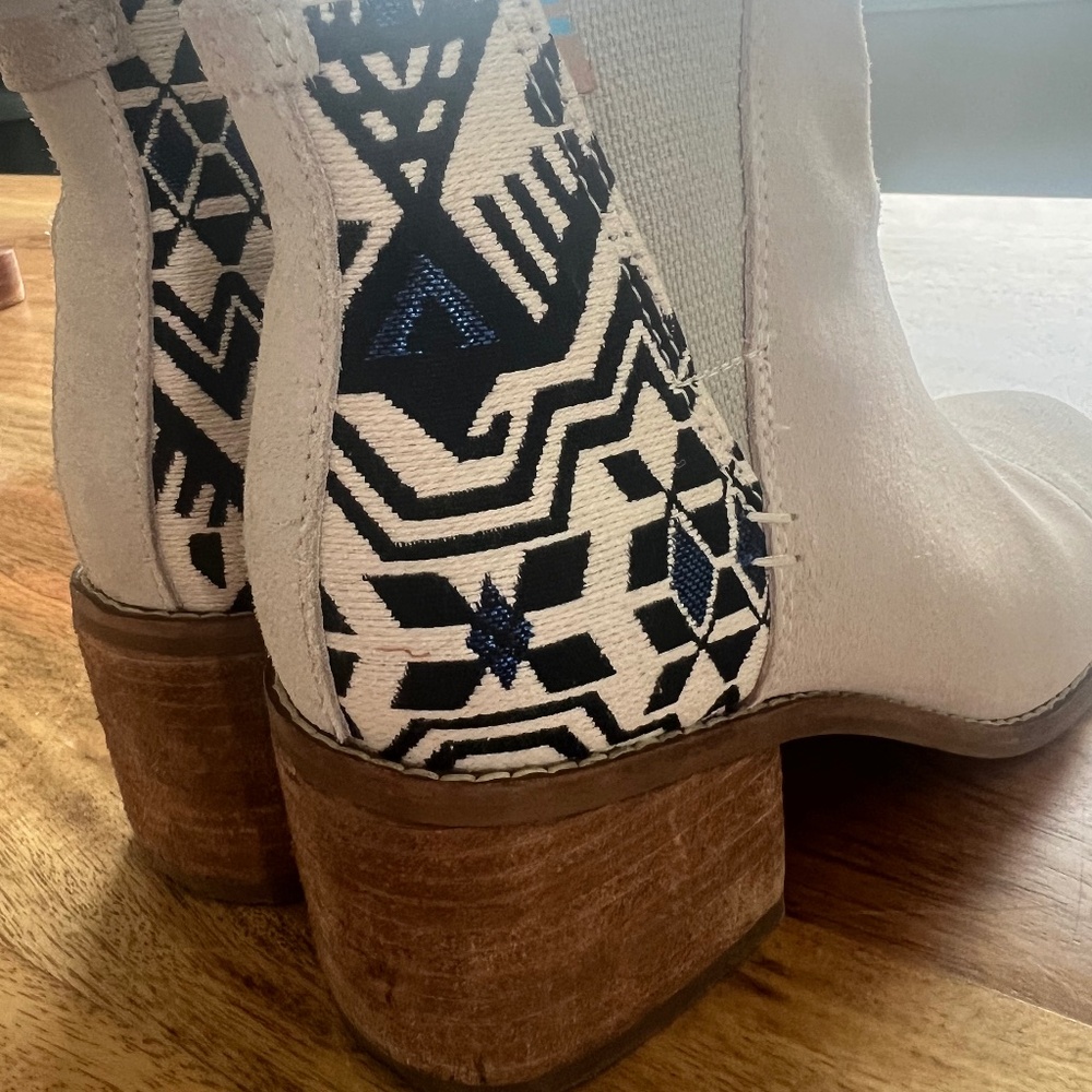 Tom’s Esme cream bootie